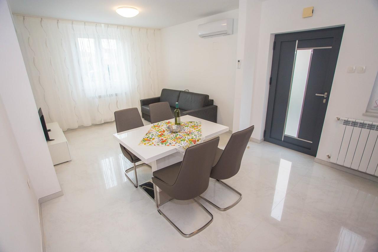 Apartment Aldo II Porec Exterior photo